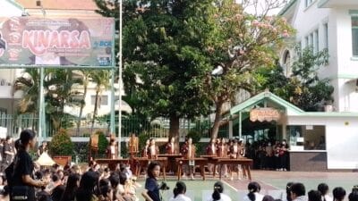 Pementasan Kolintang di SMA Santa Ursula Jakarta