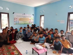 Cegah Kekerasan Verbal Sejak Dini, Dosen Pulang Kampung Ajak Remaja Desa Babakan Jadi Generasi Santun